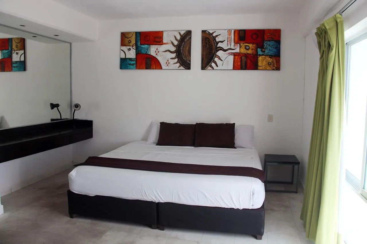 Hotel & Hostal Casa De Luz Cancun