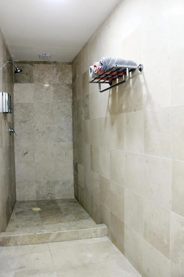 Hotel & Hostal Casa De Luz Cancun