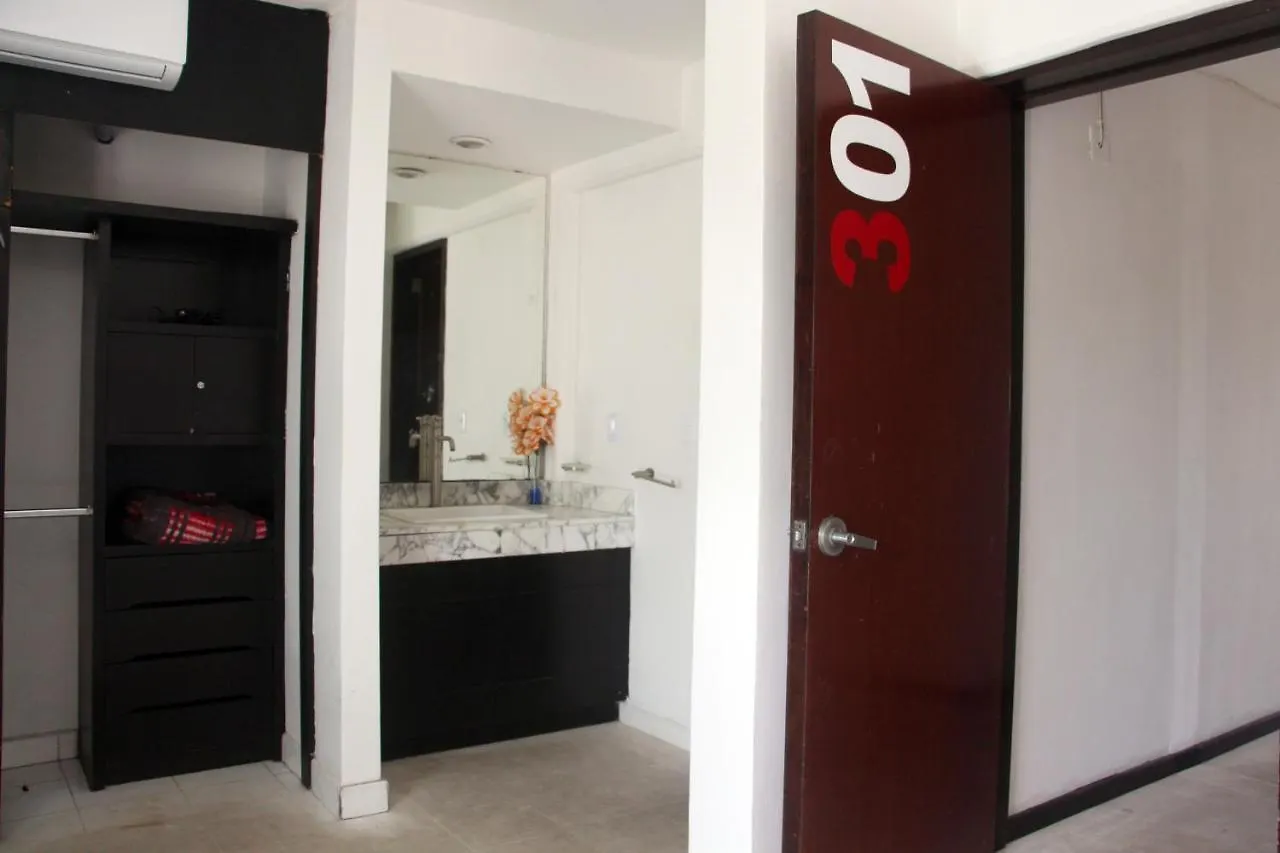 Hotel & Hostal Casa De Luz Cancun