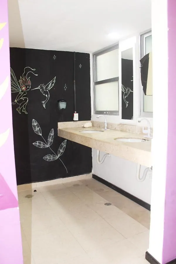 Hotel & Hostal Casa De Luz Cancun