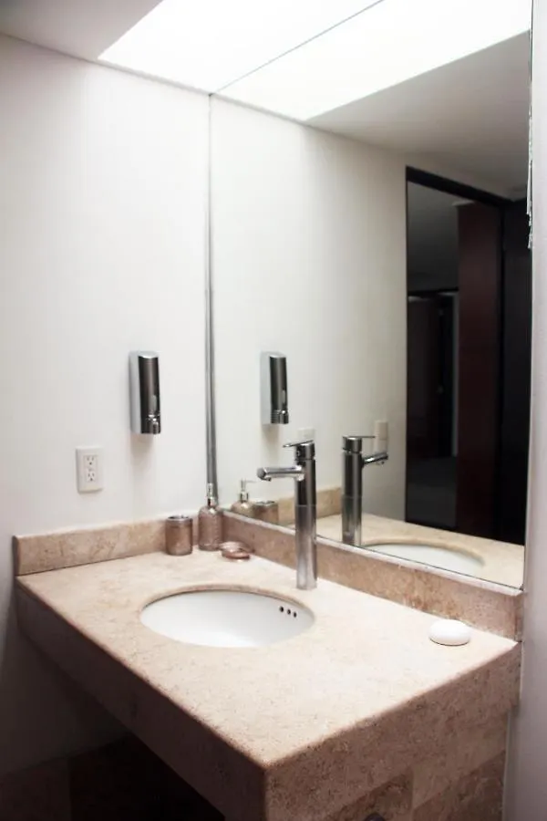 Hotel & Hostal Casa De Luz Cancun