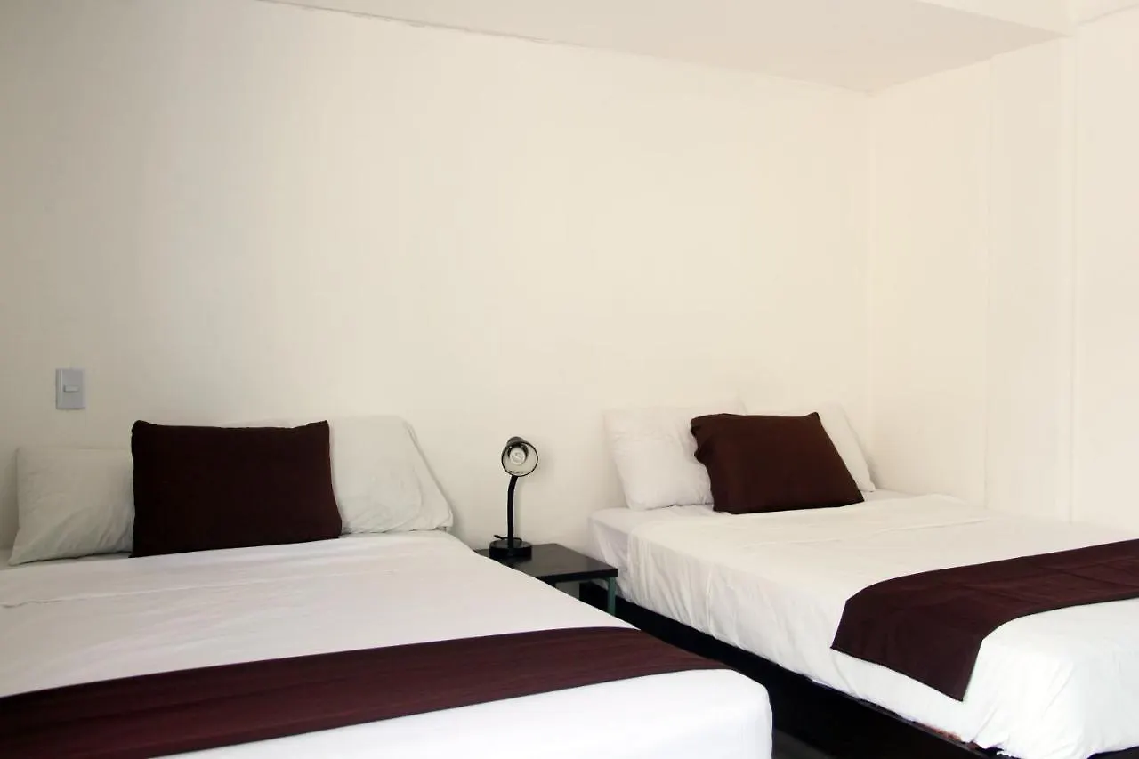 Hotel & Hostal Casa De Luz Cancun